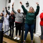 Sorority cheers on runners