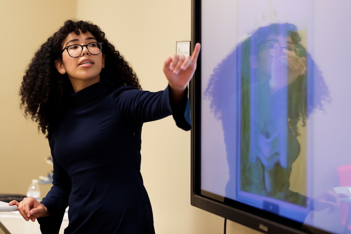 Jennifer Benitez presents her research on a historic art piece in the Brenau University Permanent Collection at The Brenau University's 2018 Research Symposium.