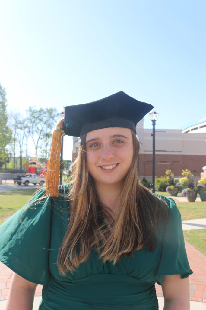 Jessica Streuer graduation photo