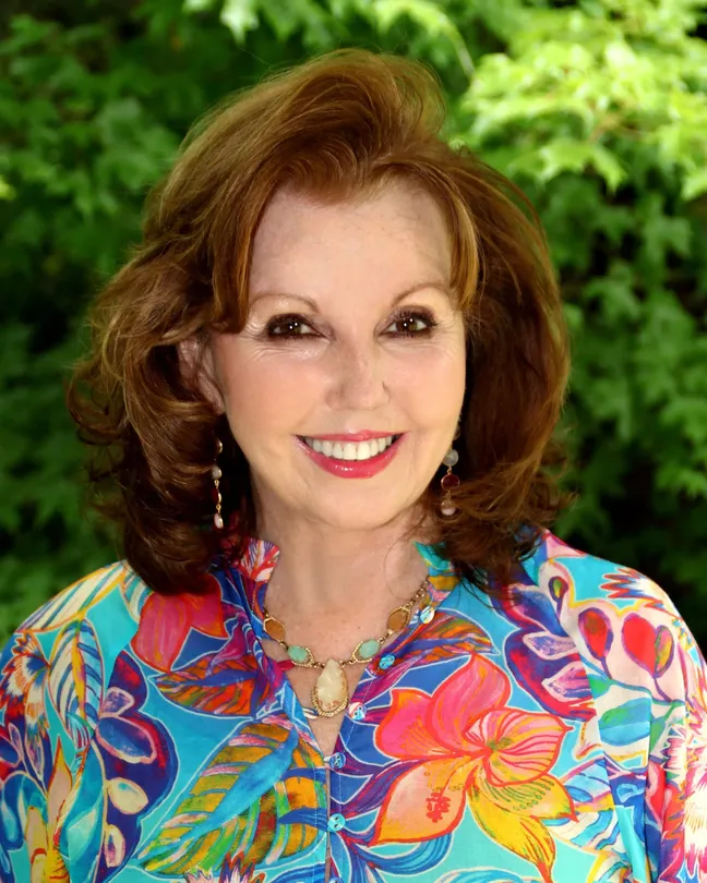 Ronda rich headshot