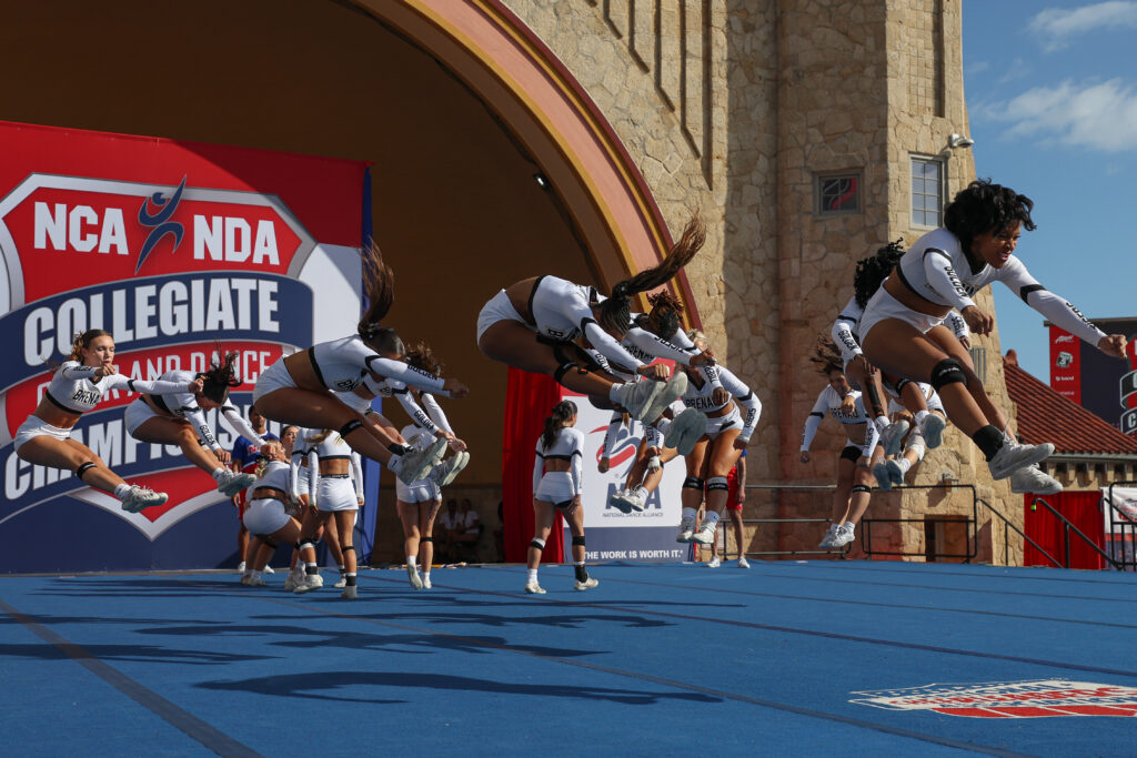 cheer routine with jumps