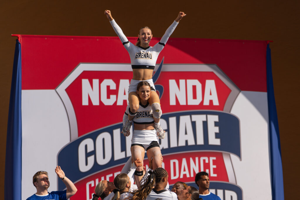 cheer routine aerials